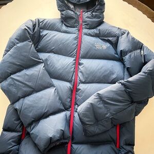 Mountain Hardwear Men's Insulated Jacket in Charcoal Gray